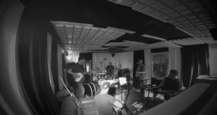MONOPHONIC GENTLEMAN  & The Riots – Doghouse